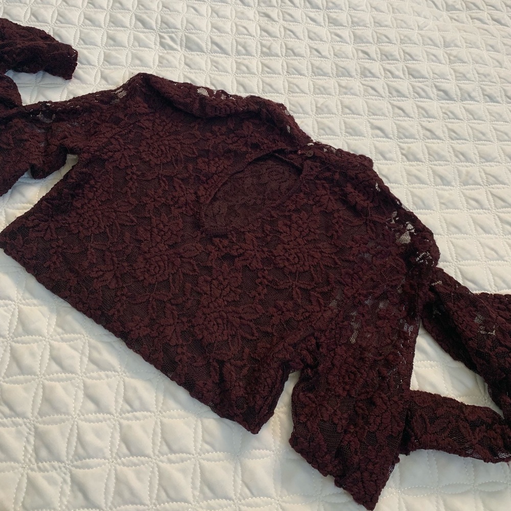 Lace flare long sleeve top